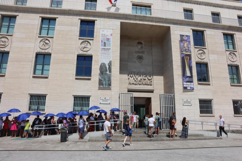 file turisti museo reggio calabria