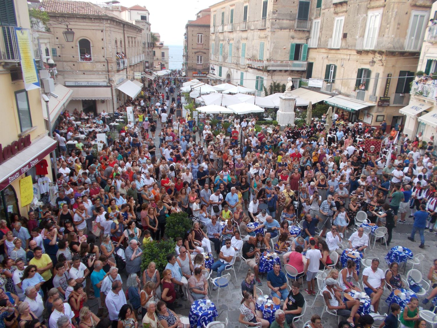 il pubblico della Parata Storica della Libertas