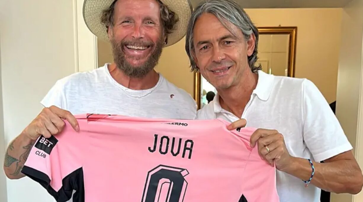 jovanotti con maglia palermo donata da inzaghi