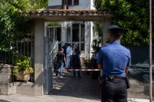 omicidio casa polizia