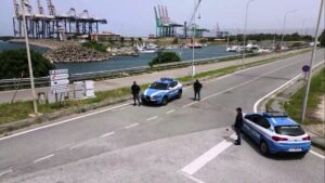 polizia porto gioia tauro