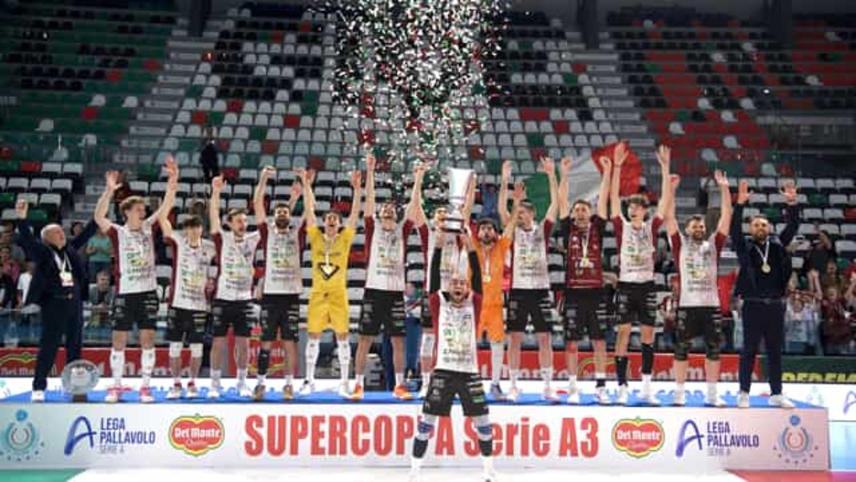 premiazione domotek volley