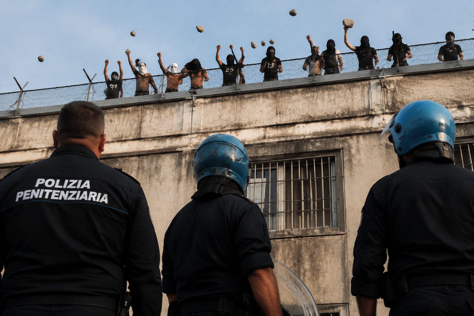 rivolta in carcere polizia penitenziaria