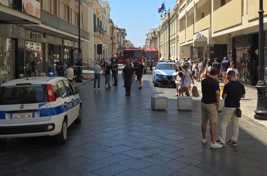 scantinato negozio in fiamme