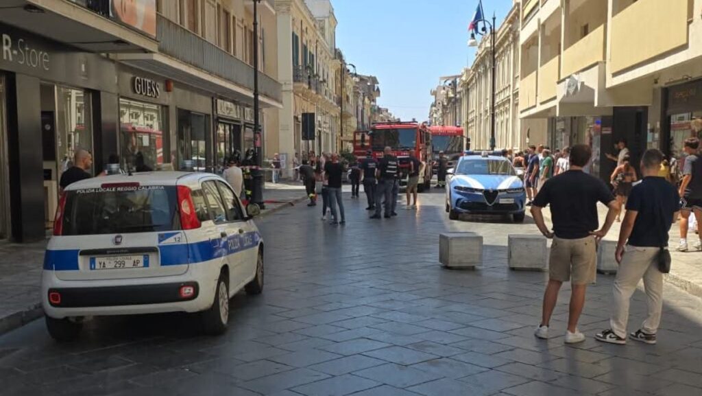 scantinato negozio in fiamme