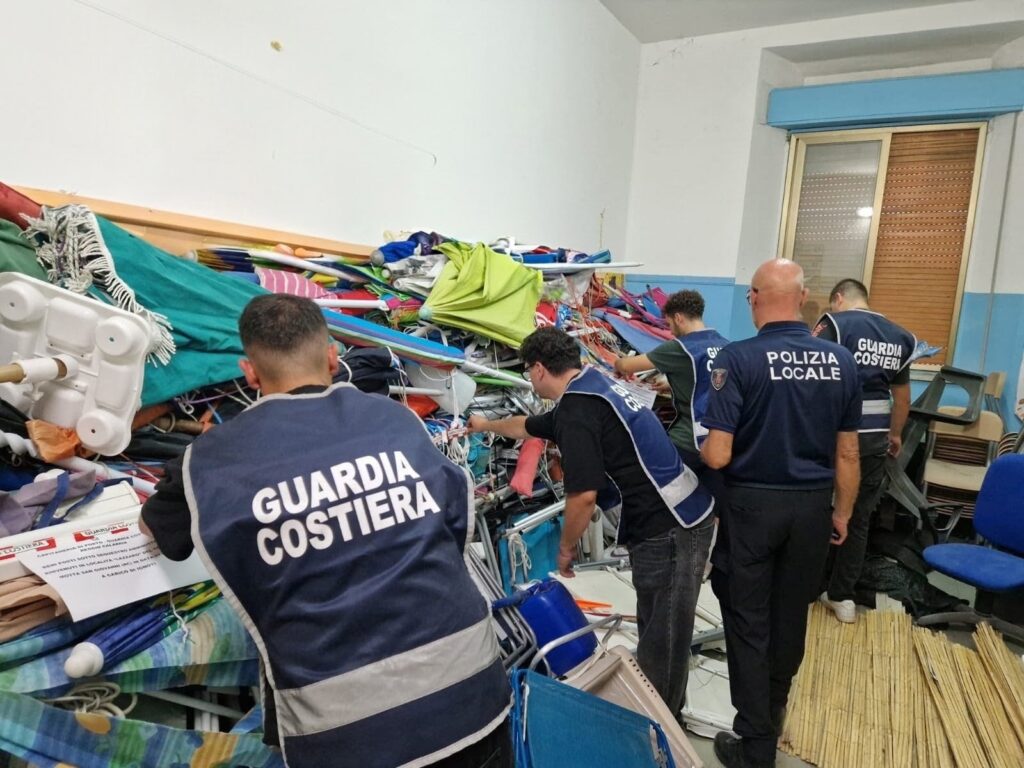 sequestro guardia costiera ombrelloni