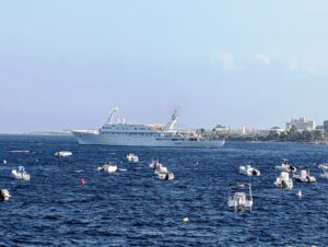 yatch Atlantis II