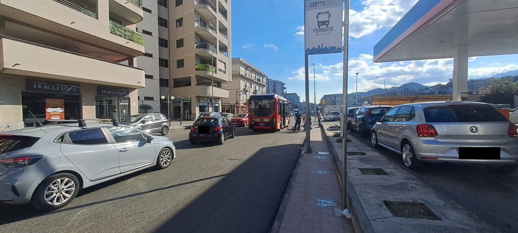Anziano cade dal bus atam messina