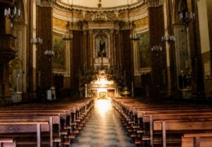 Bagheria sole nascente illumina altare della Chiesa della Natività