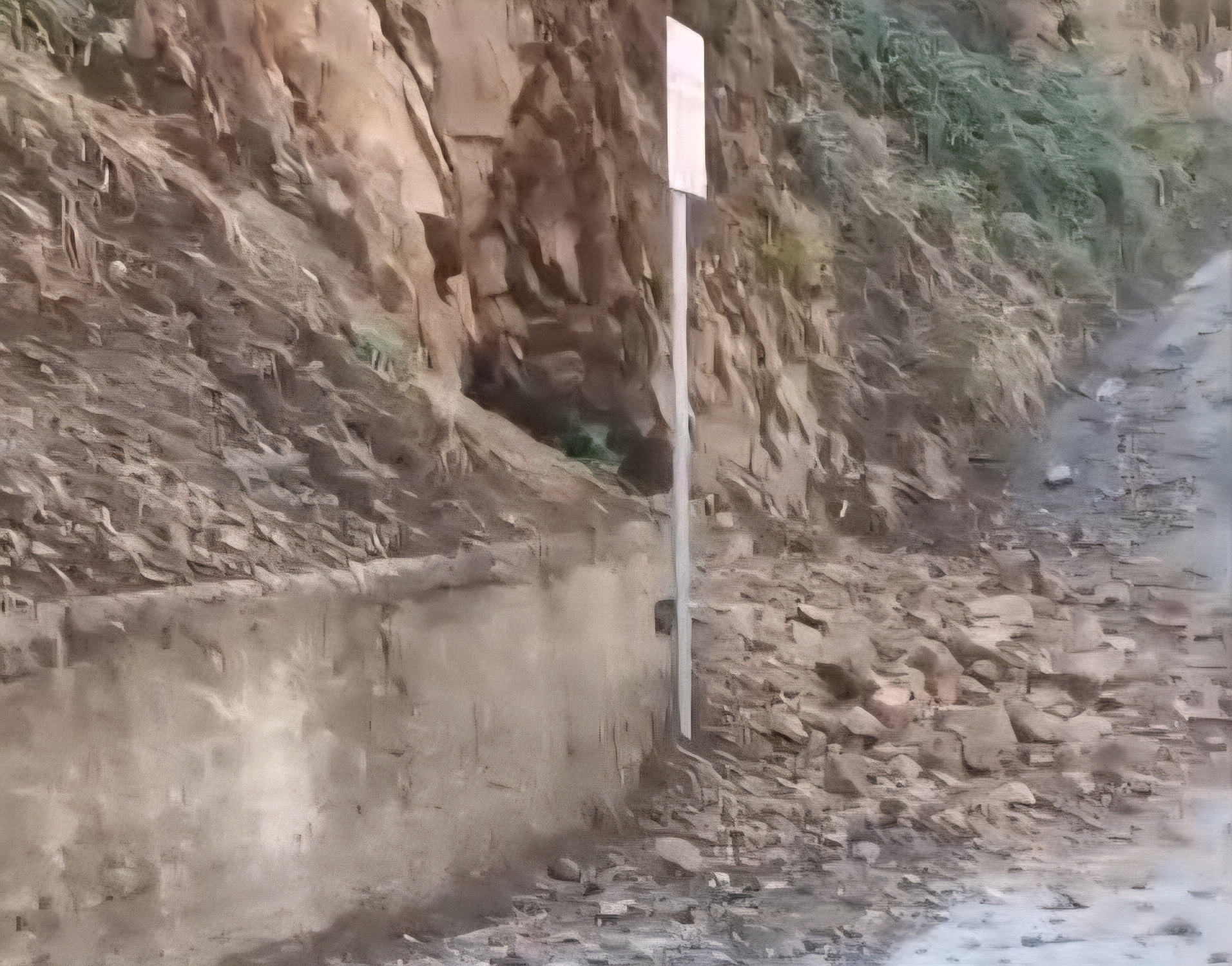 Caduta massi a Cumia Inferiore