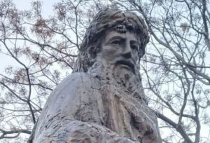 Calco statua Pitagora Crotone
