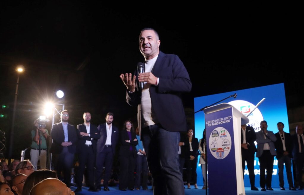 Cannizzaro al comizio di chiusura di campagna elettorale a piazza duomo per le elezioni suppletive 24 settembre 2026