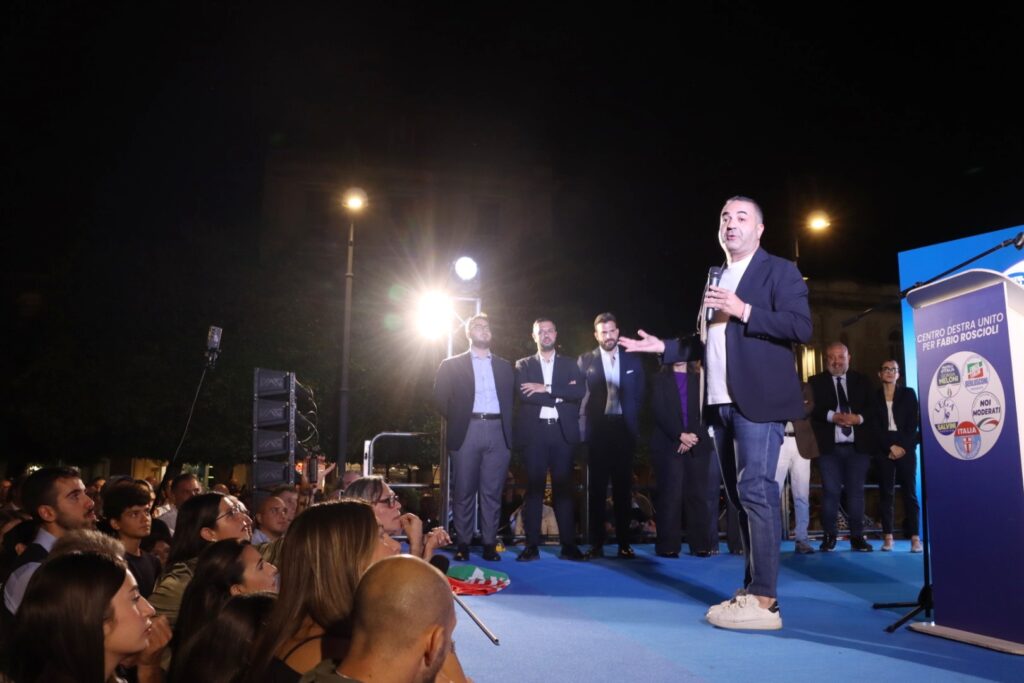 Cannizzaro al comizio di chiusura di campagna elettorale a piazza duomo per le elezioni suppletive 24 settembre 2026