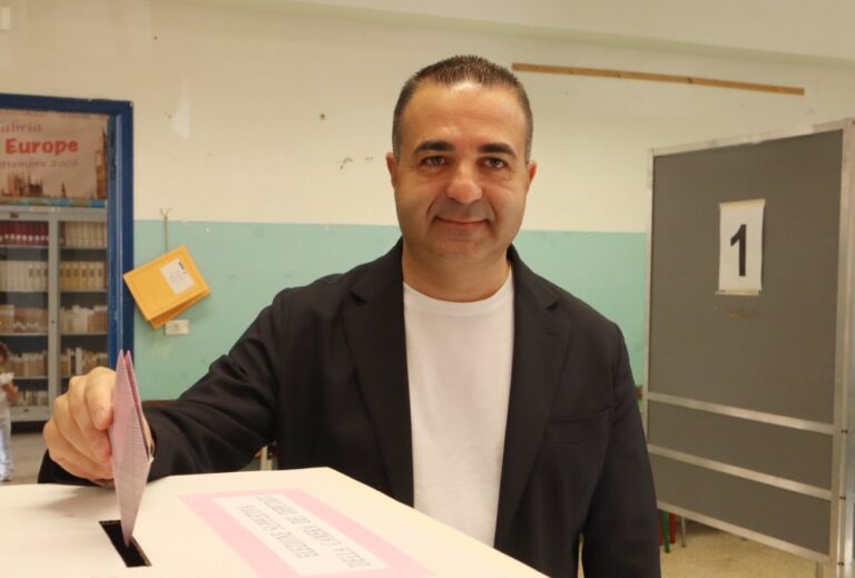 Cannizzaro vota alle elezioni suppletive di reggio calabria 27 settembre 2026