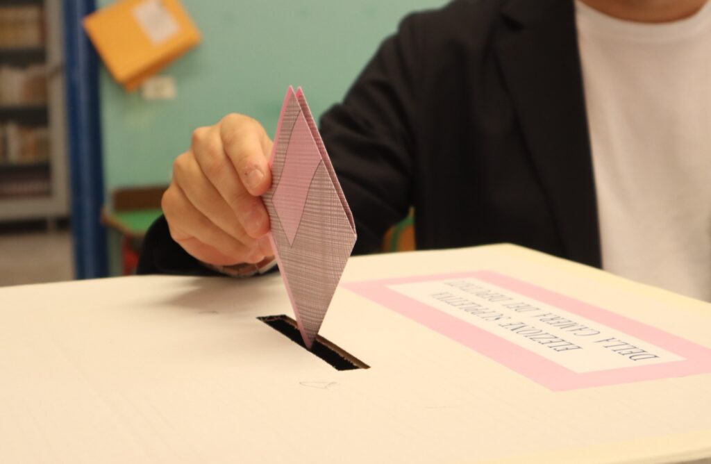 Cannizzaro vota alle elezioni suppletive di reggio calabria 27 settembre 2026