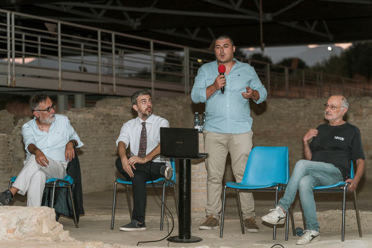 Dialog Festival