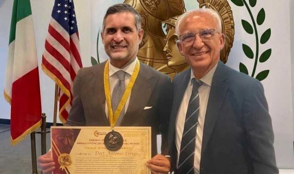 Dr.Antonio_Errigo_Premio_Ambasciatore_dei_Bronzi_di_Riace_nel_mondo (1) (1)