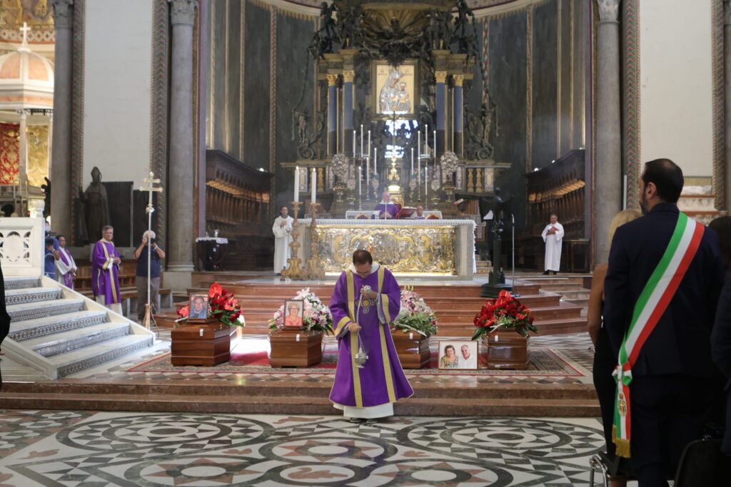 Funerali Duomo Messina strage pistunina