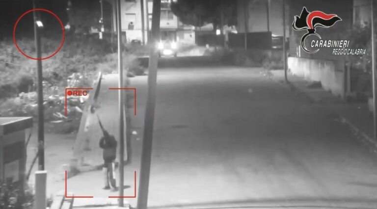 Reggio Calabria, spari e paura ad Arghillà: sei arresti dopo un centinaio di colpi nella notte