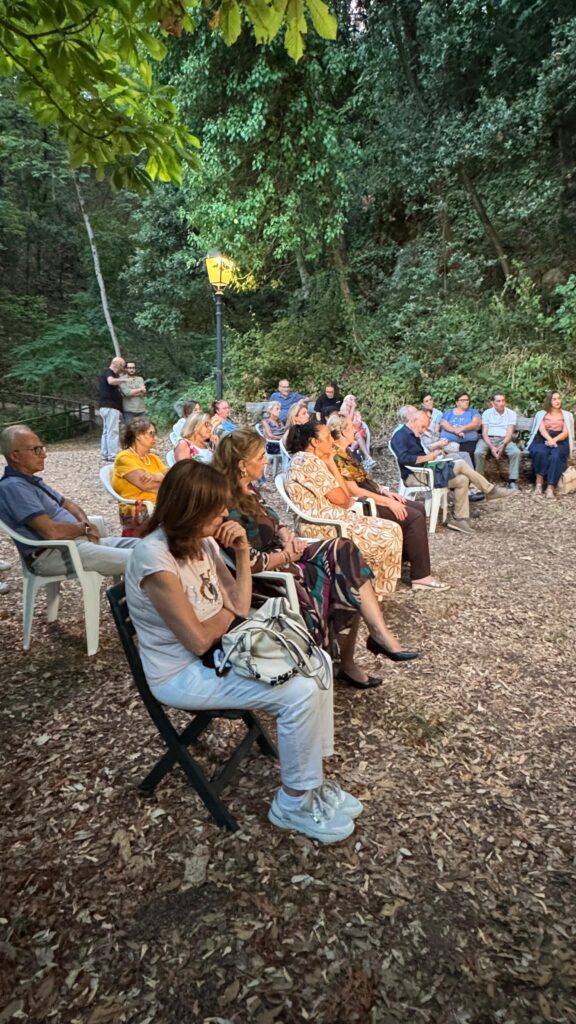 Il pubblico per Nisticò nel Bosco Sacro