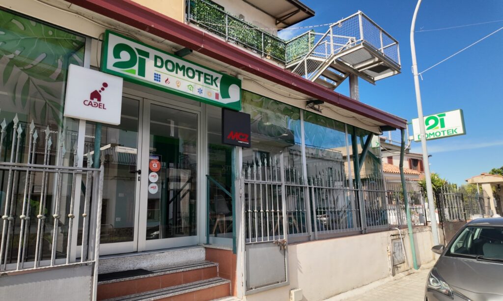Impianto fotovoltaico in facciata Domotek