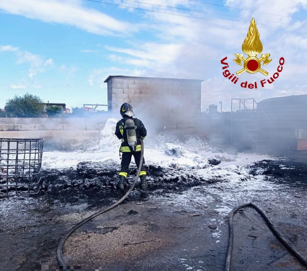 Incendio milazzo e barcellona