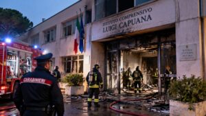 Incendio scuola gela