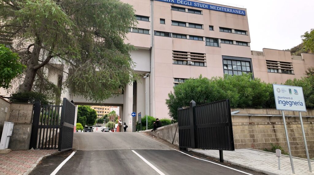 Laboratorio di strutture e prove sui materiali dipartimento Ingegneria Università Mediterranea