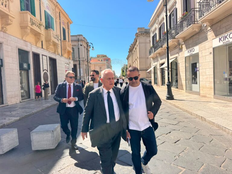 Lotito e Cannizzaro passeggiata sul Corso Garibaldi