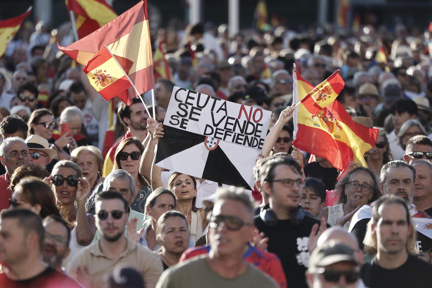 Proteste Madrid per migranti Ceuta