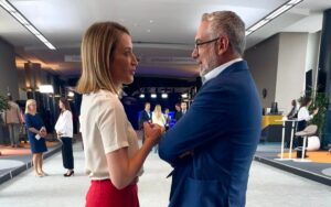 Roberta Metsola e Denis Nesci