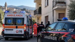 ambulanza e carabinieri