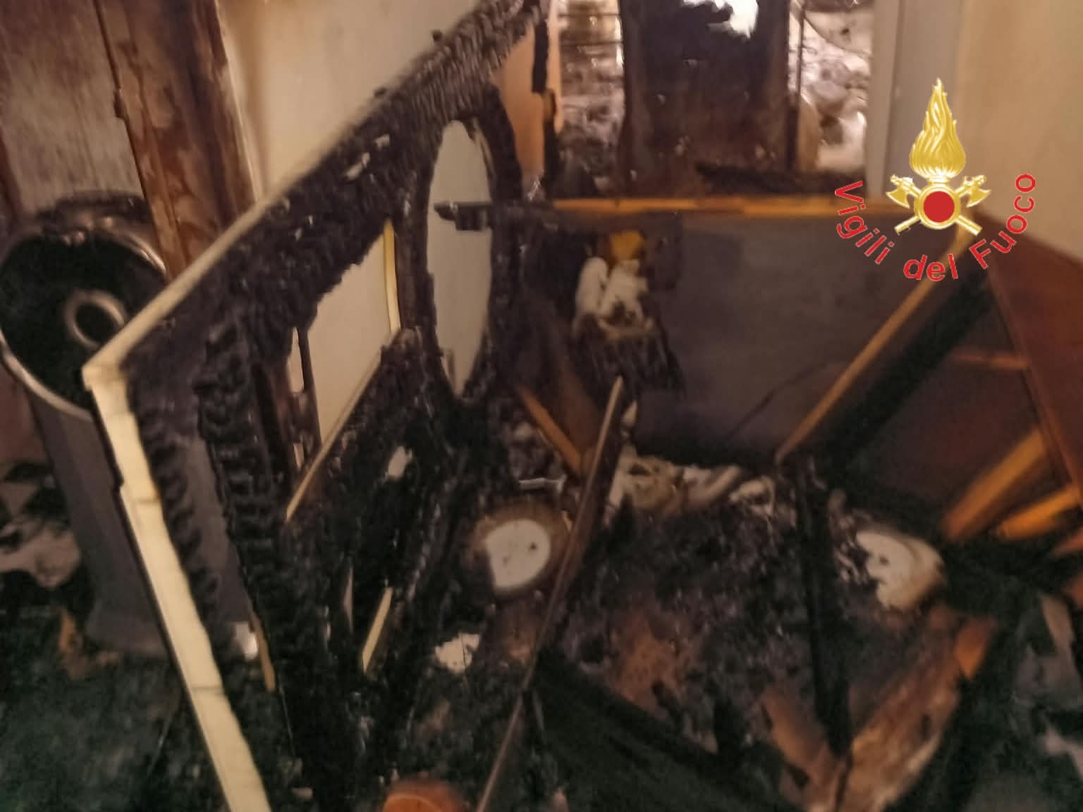 appartamento in fiamme lamezia