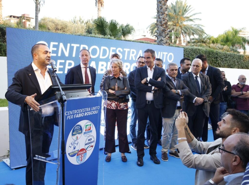 cannizzaro parla dal palco dopo vittoria roscioli