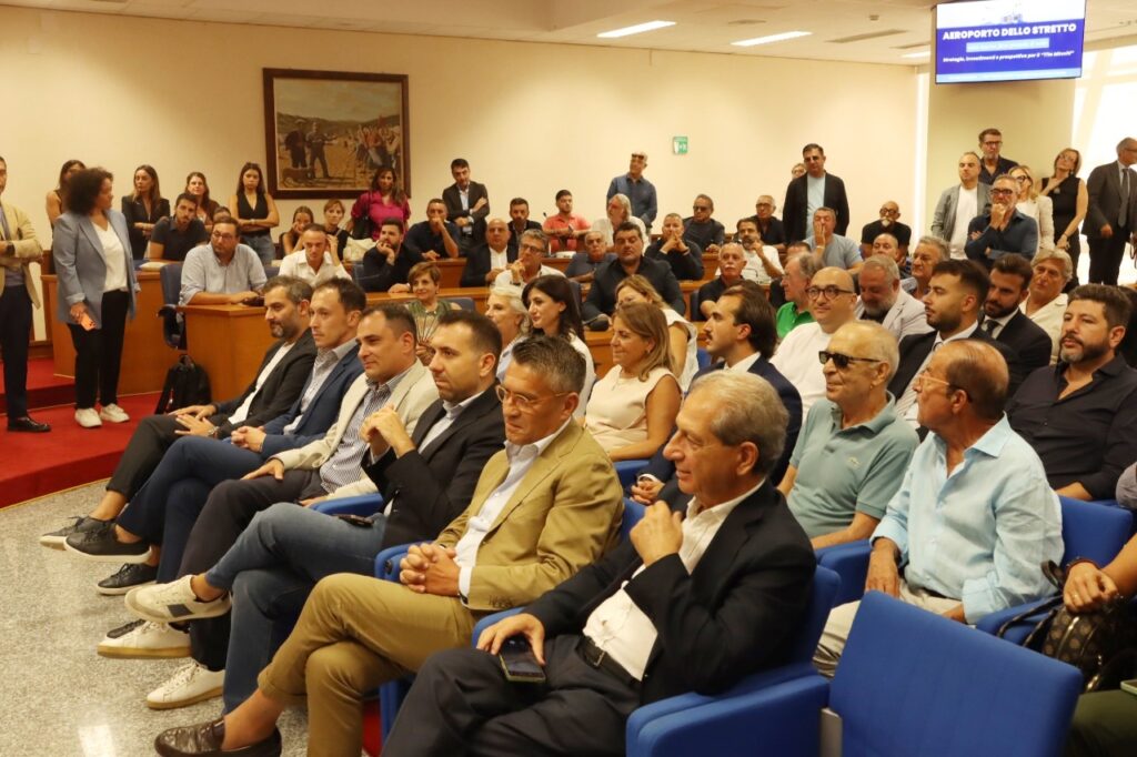 conferenza cannizzaro occhiuto su aeroporto