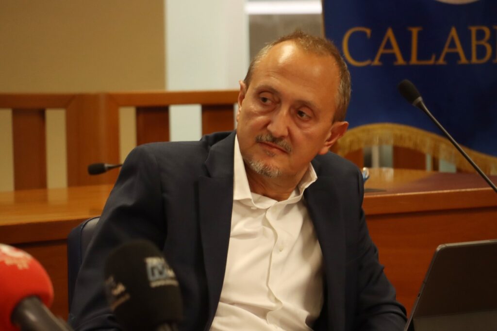 conferenza cannizzaro occhiuto su aeroporto