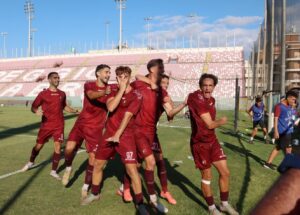 esultanza reggina gol toscano contro l'igea virtus