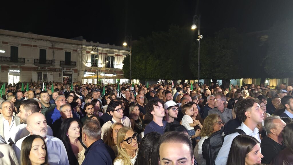 evento chiusura campagna elettorale roscioli e cannizzaro per suppletive reggio calabria a piazza duomo