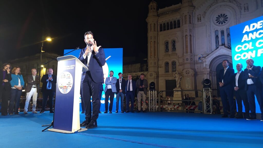 evento chiusura campagna elettorale roscioli e cannizzaro per suppletive reggio calabria a piazza duomo Marco Parisi