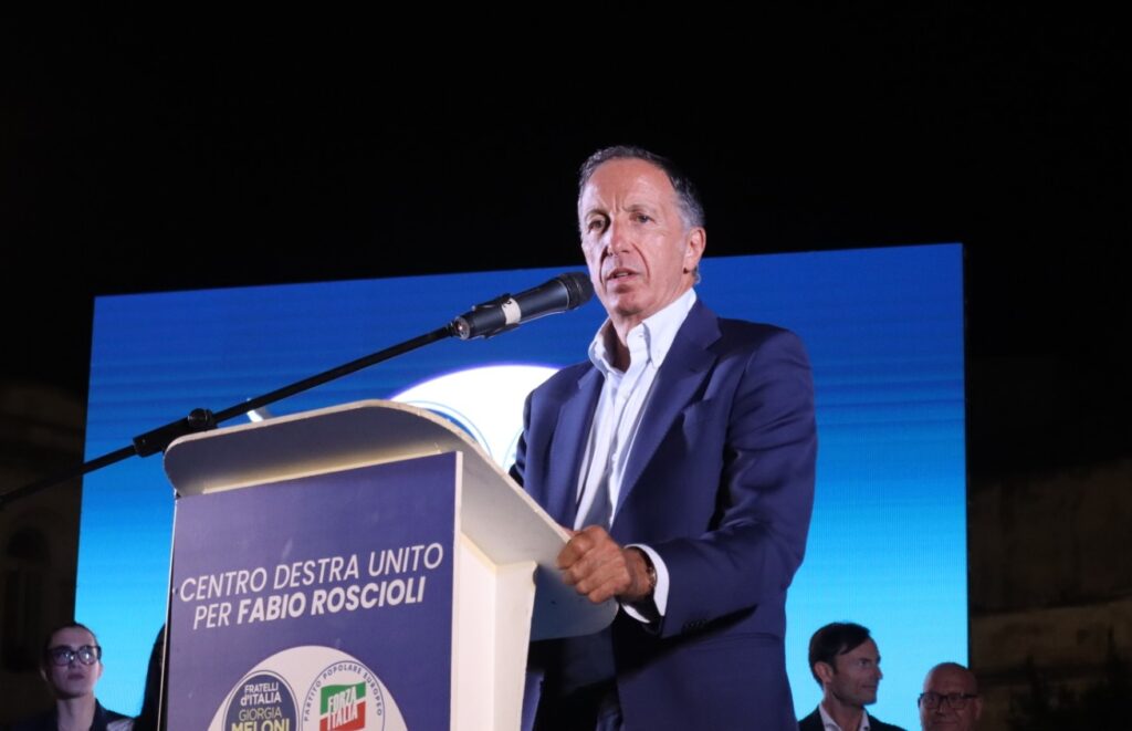 fabio roscioli all'evento di piazza duomo per la chiusura della campagna elettorale per le elezioni suppletive di reggio calabria