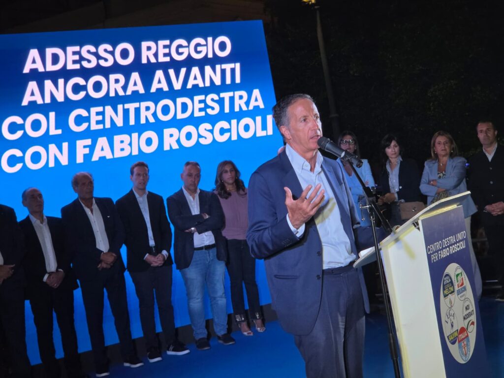 fabio roscioli all'evento di piazza duomo per la chiusura della campagna elettorale per le elezioni suppletive di reggio calabria