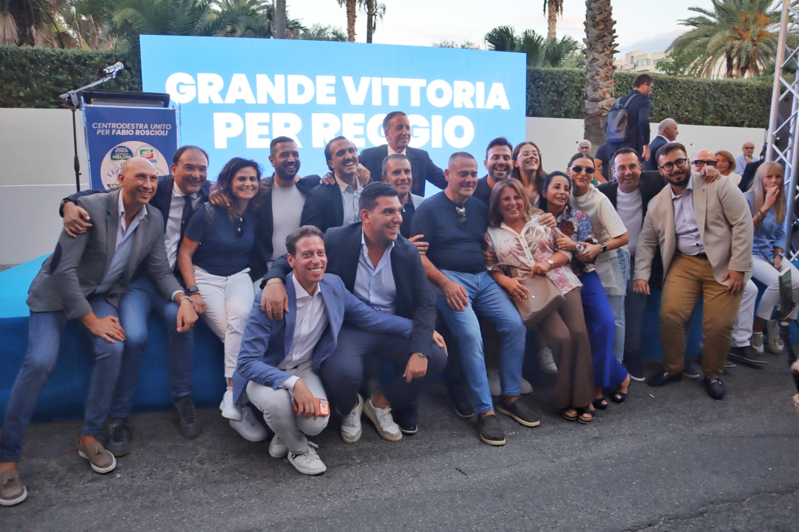 Roscioli vince, Forza Italia esulta: tutte le FOTO della festa dopo il successo 