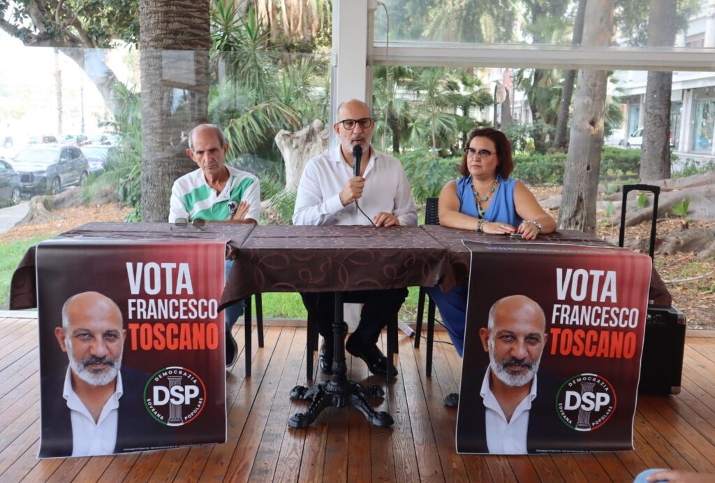 francesco toscano presenta la sua candidatura alle elezioni suppletive di Reggio Calabria