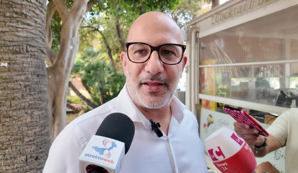 francesco toscano presenta la sua candidatura alle elezioni suppletive di Reggio Calabria