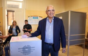 frank benedetto vota per le elezioni suppletive di reggio calabria