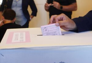 frank benedetto vota per le elezioni suppletive di reggio calabria