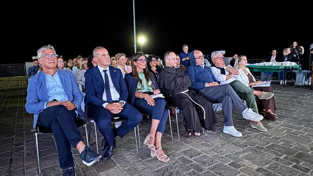 il pubblico sul Sagrato della Finale