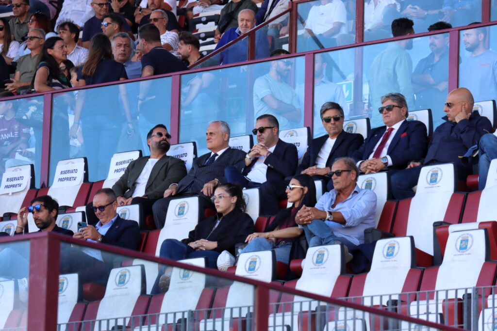 lotito cannizzaro romairone in tribuna vip reggina igea virtus (2)