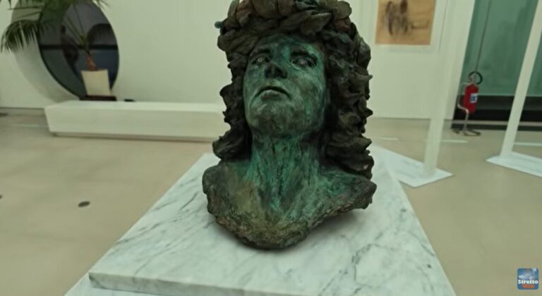 Reggio Calabria: inaugurata al Museo “Rara Avis”, la mostra che crea il ponte ideale tra la Magna Grecia e l’età contemporanea | VIDEO
