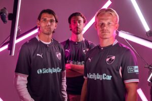nuovo kit palermo calcio
